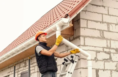 Pose et remplacement de gouttières à Vauciennes